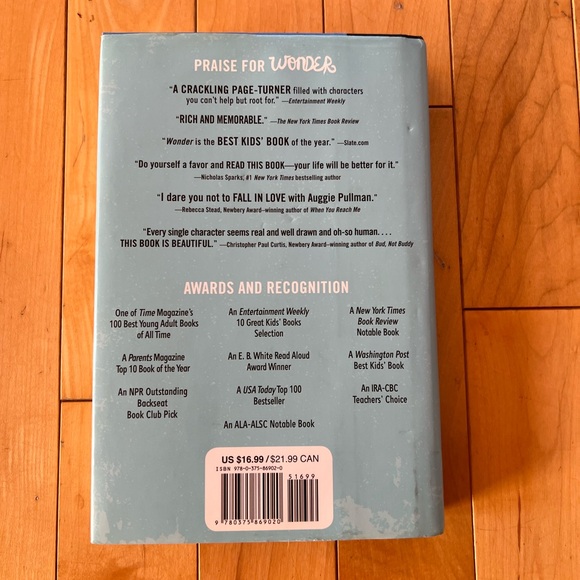 Wonder by RJ Palacio - Picture 2 of 6